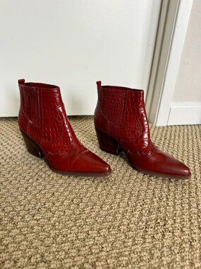 Sam Edelman Winona Red Croc-Embossed Western Ankle Bootie | Block Heel